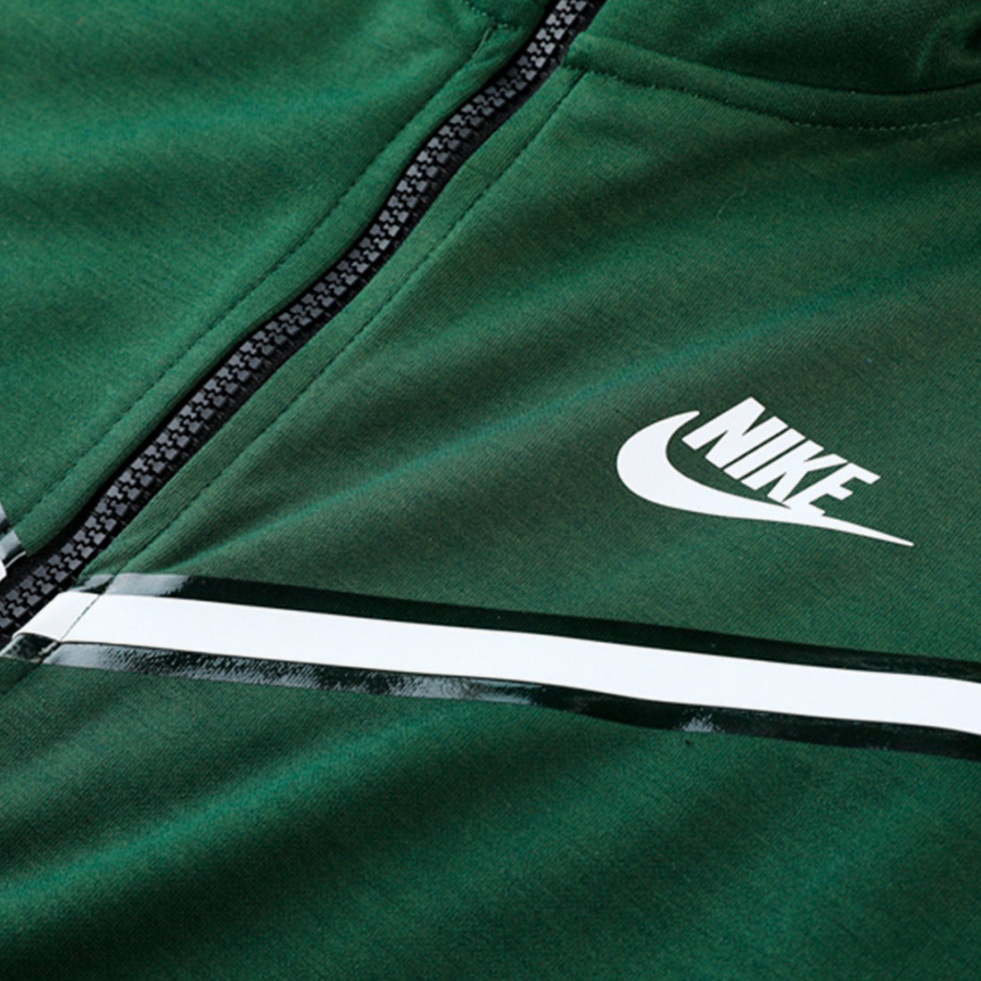 CONJUNTO NIKE TECH FLEECE 'MILITARY GREEN'