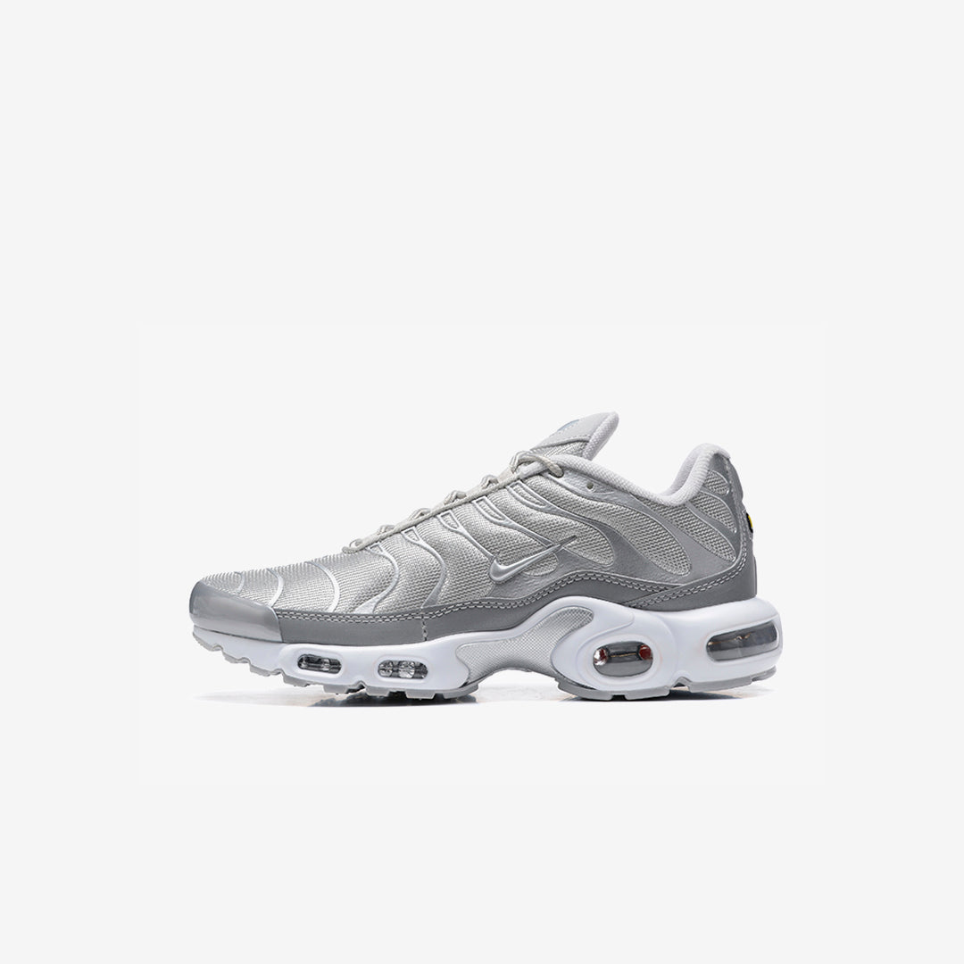 AIR MAX PLUS 'METALLIC SILVER'